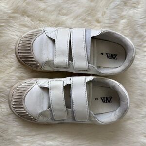 Zara Kids White Velcro Sneakers size 34/ US kids 2.5